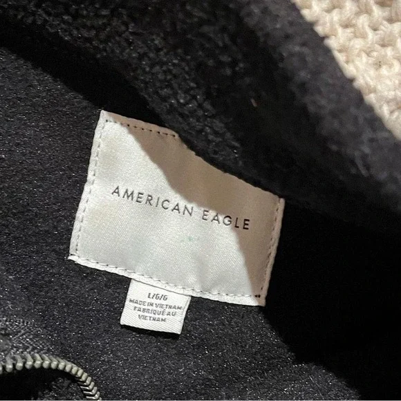 American Eagle fleece cropped sweater - Picture 2 of 3